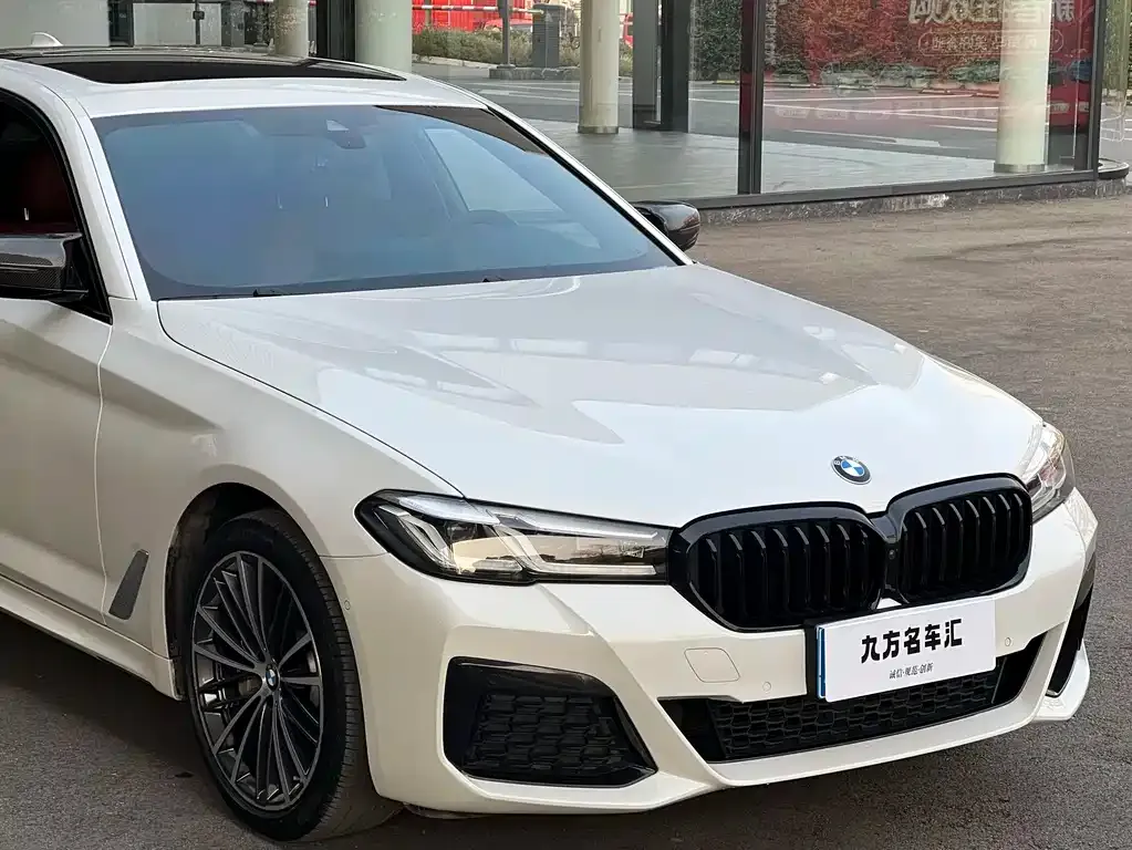 BMW 5 Series — фото 4