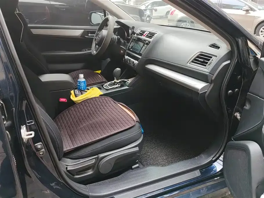 Subaru Legacy — фото 8