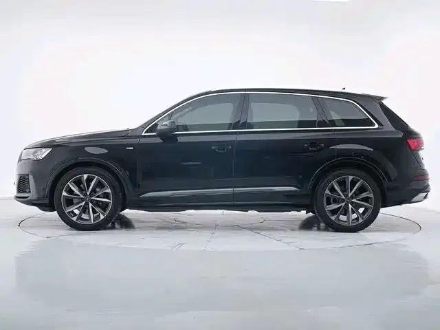 Audi Q7 — фото 8