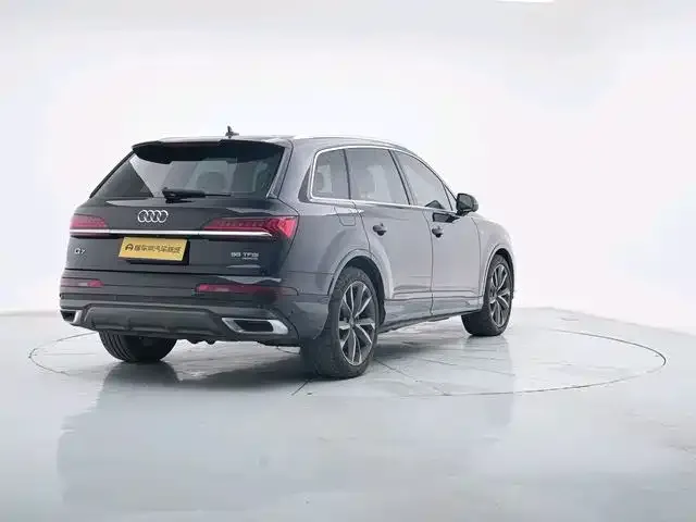Audi Q7 — фото 2