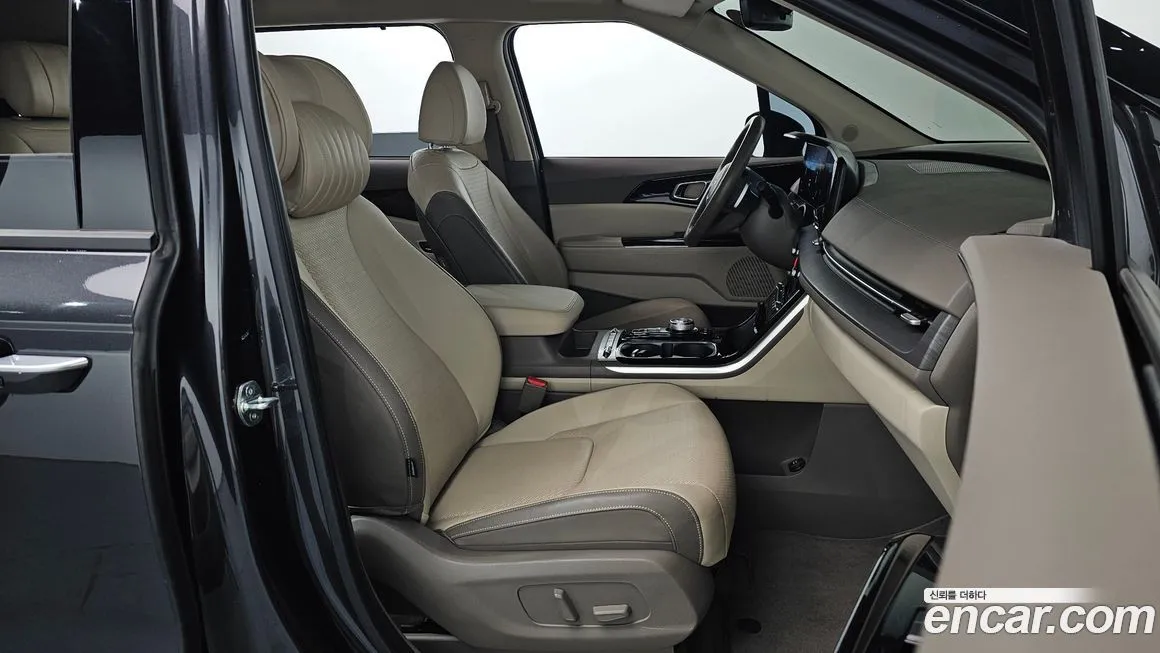 Kia Carnival — фото 10