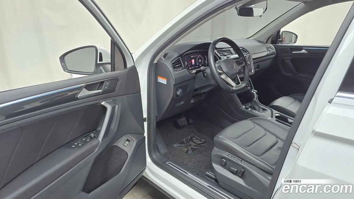 Volkswagen Tiguan — фото 8