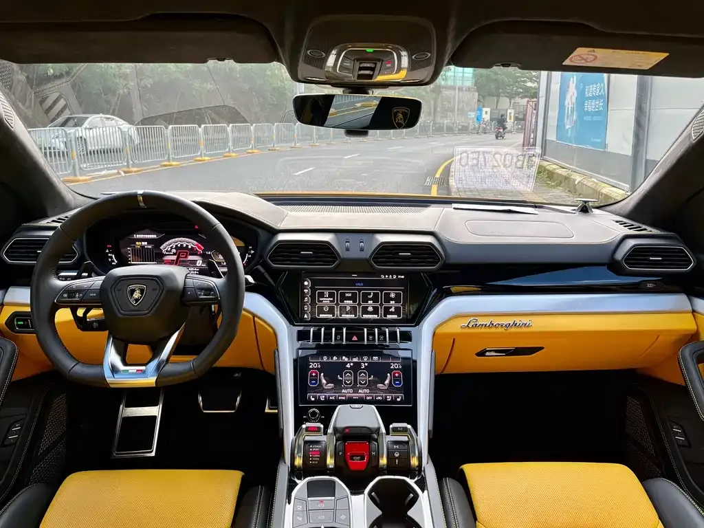 Lamborghini Urus — фото 3