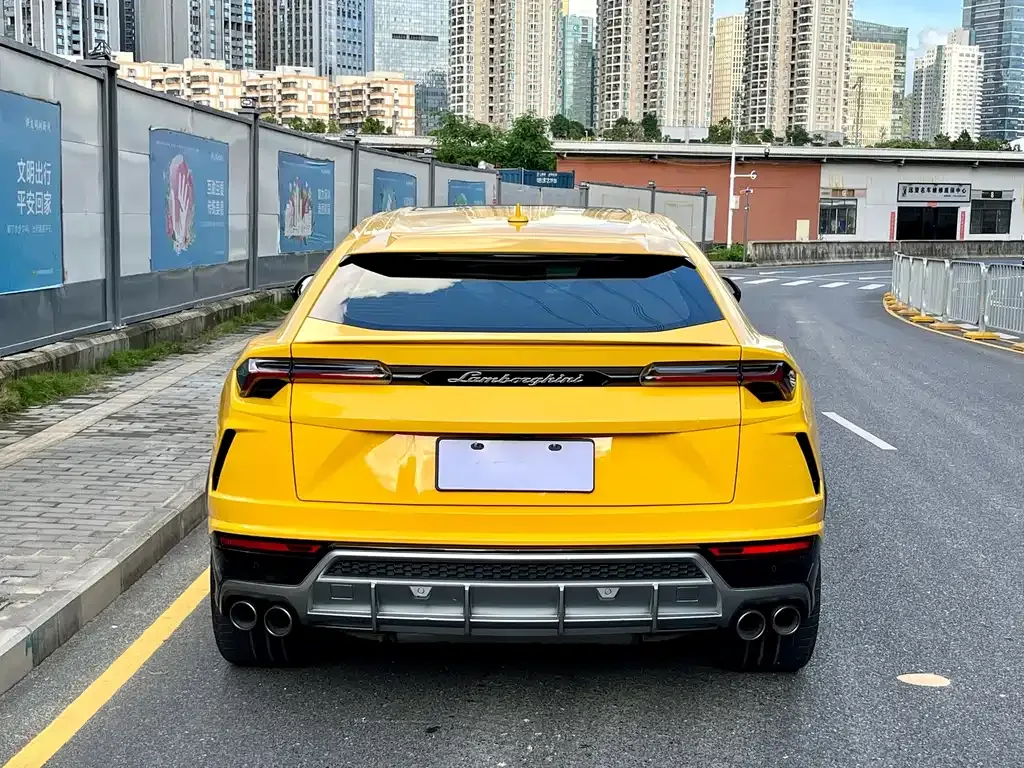 Lamborghini Urus — фото 9