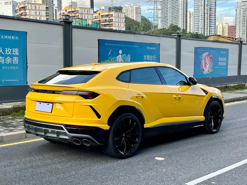 Lamborghini Urus — фото 8