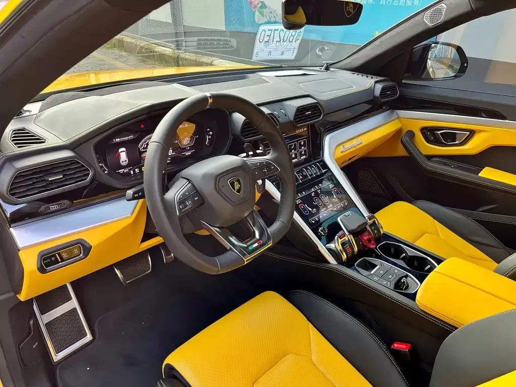 Lamborghini Urus — фото 10