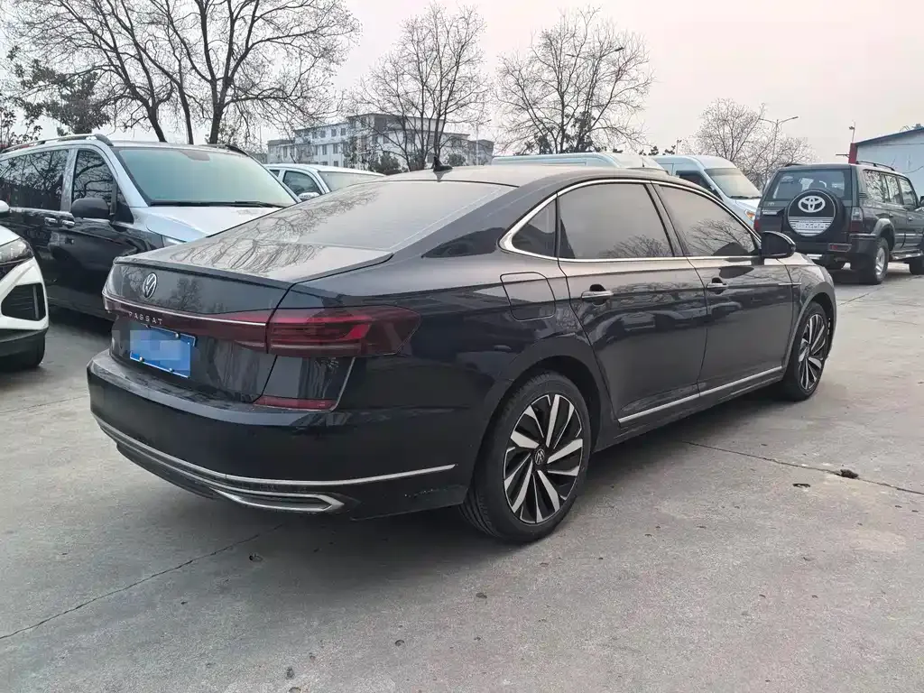 Volkswagen Passat — фото 8