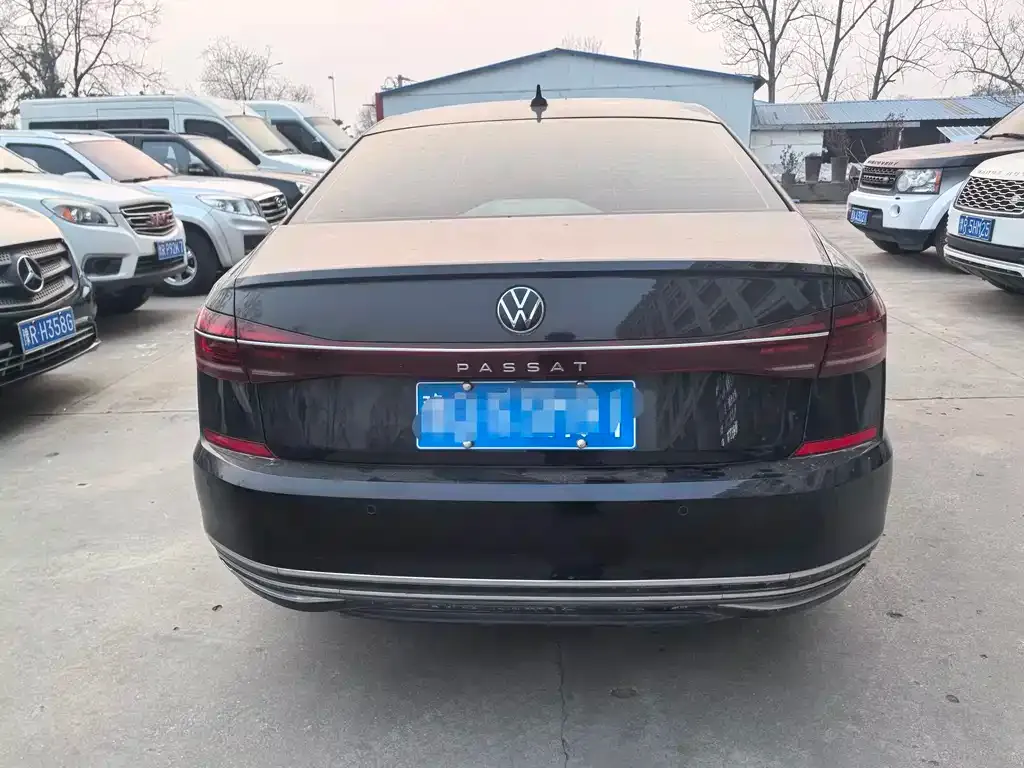 Volkswagen Passat — фото 10