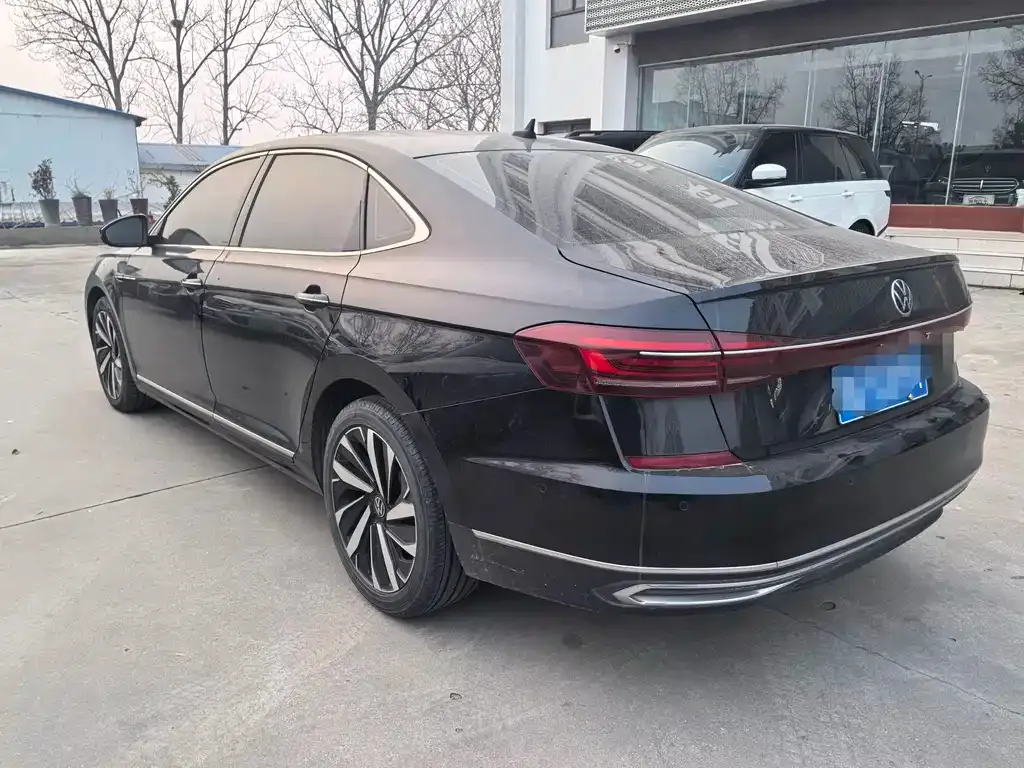 Volkswagen Passat — фото 9