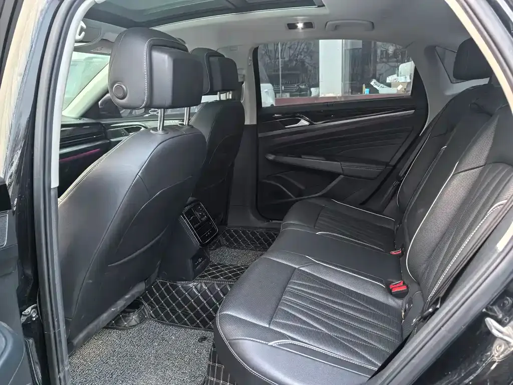 Volkswagen Passat — фото 6