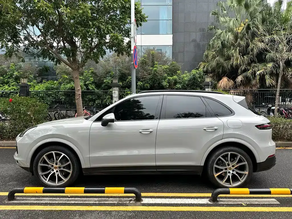 Porsche Cayenne Hybrid — фото 10