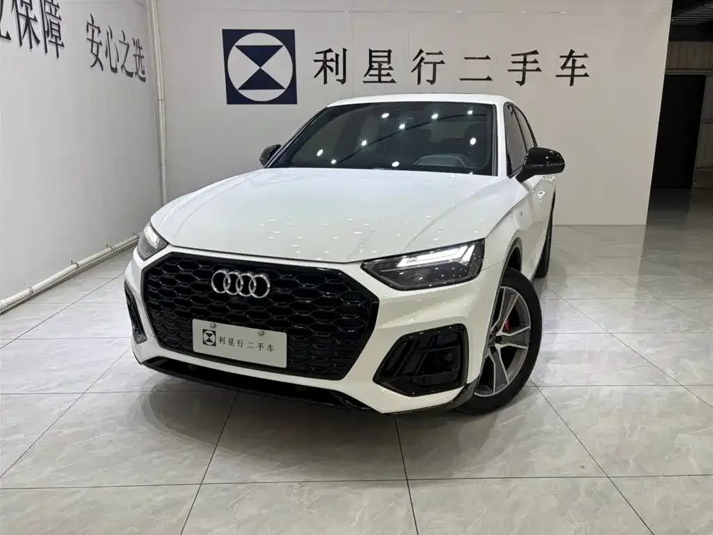 Audi Q5L Sportback — фото 1