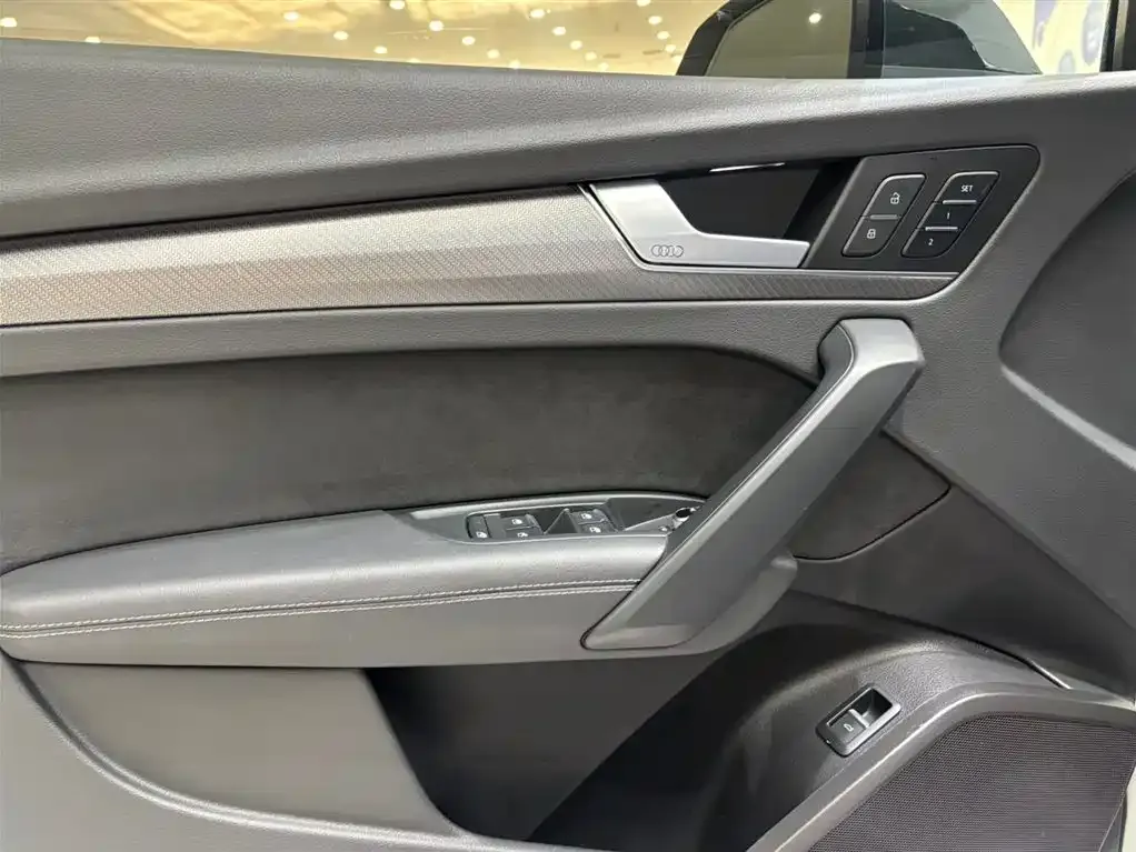 Audi Q5L Sportback — фото 6