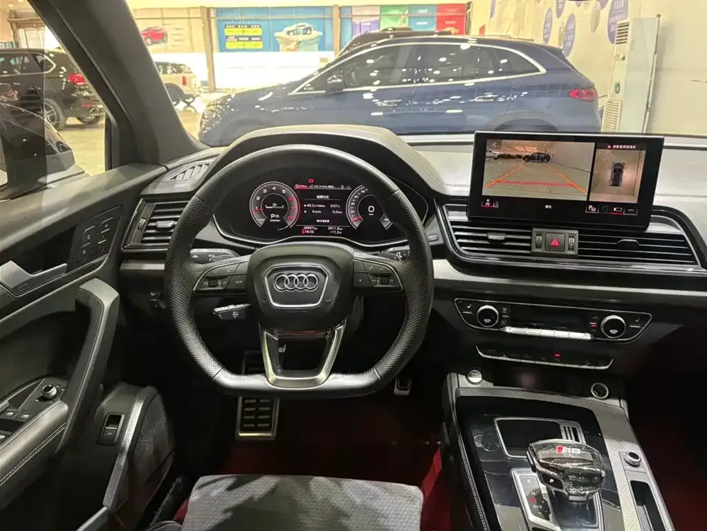 Audi Q5L Sportback — фото 10