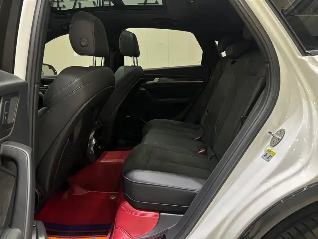 Audi Q5L Sportback — фото 2