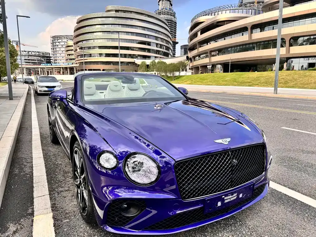 Bentley Continental — фото 1