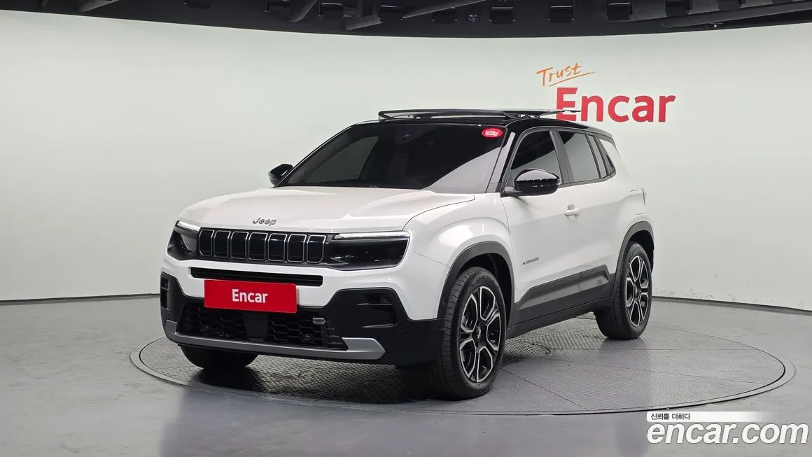 Jeep Avenger — фото 1