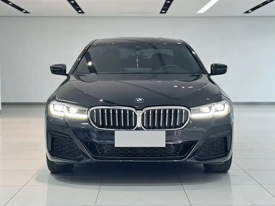 BMW 5 Series — фото 4