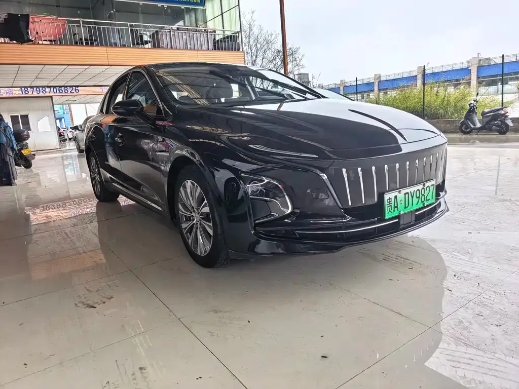 Hongqi E-QM5 — фото 3