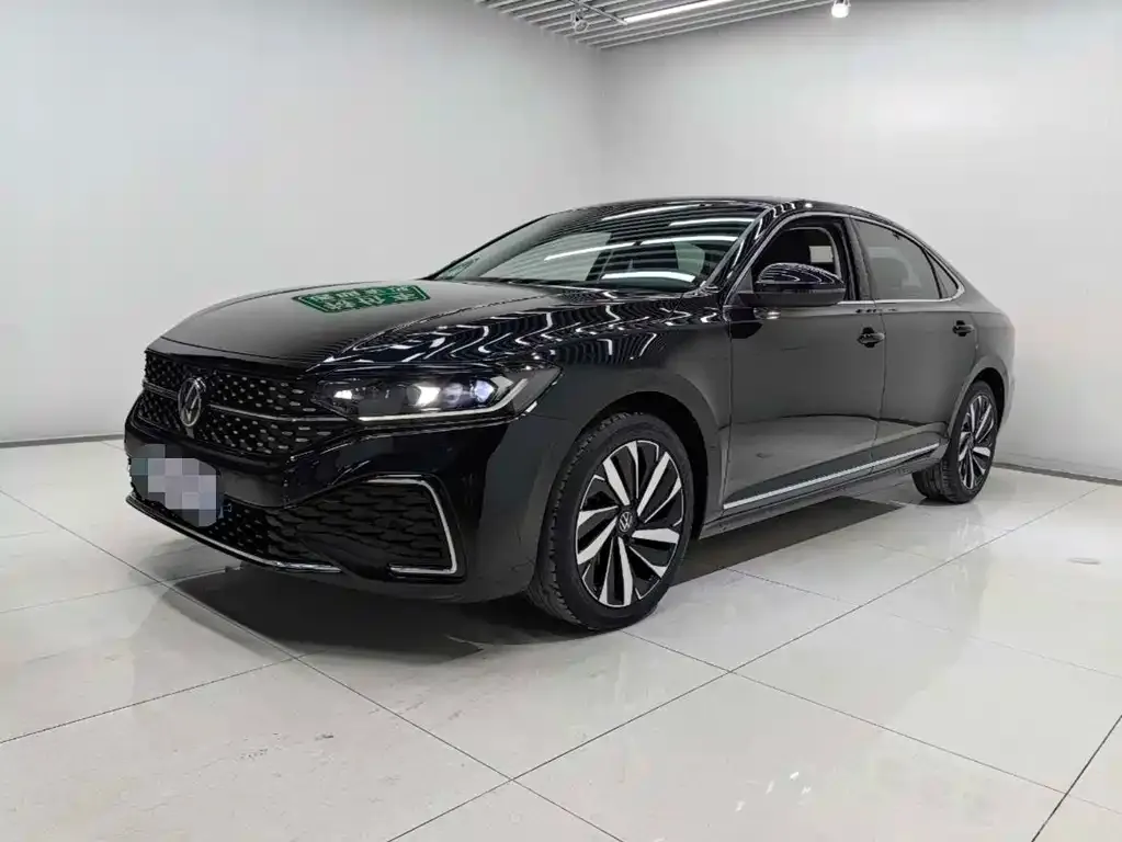 Volkswagen Passat — фото 1