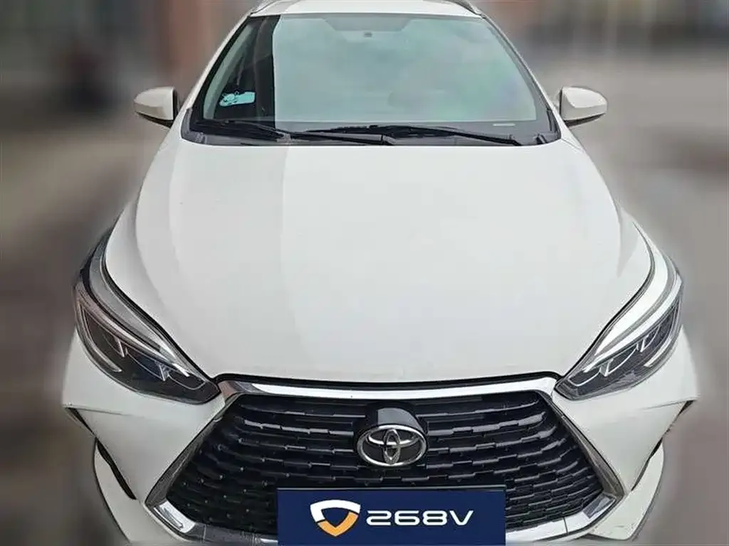 Toyota Yaris L — фото 4