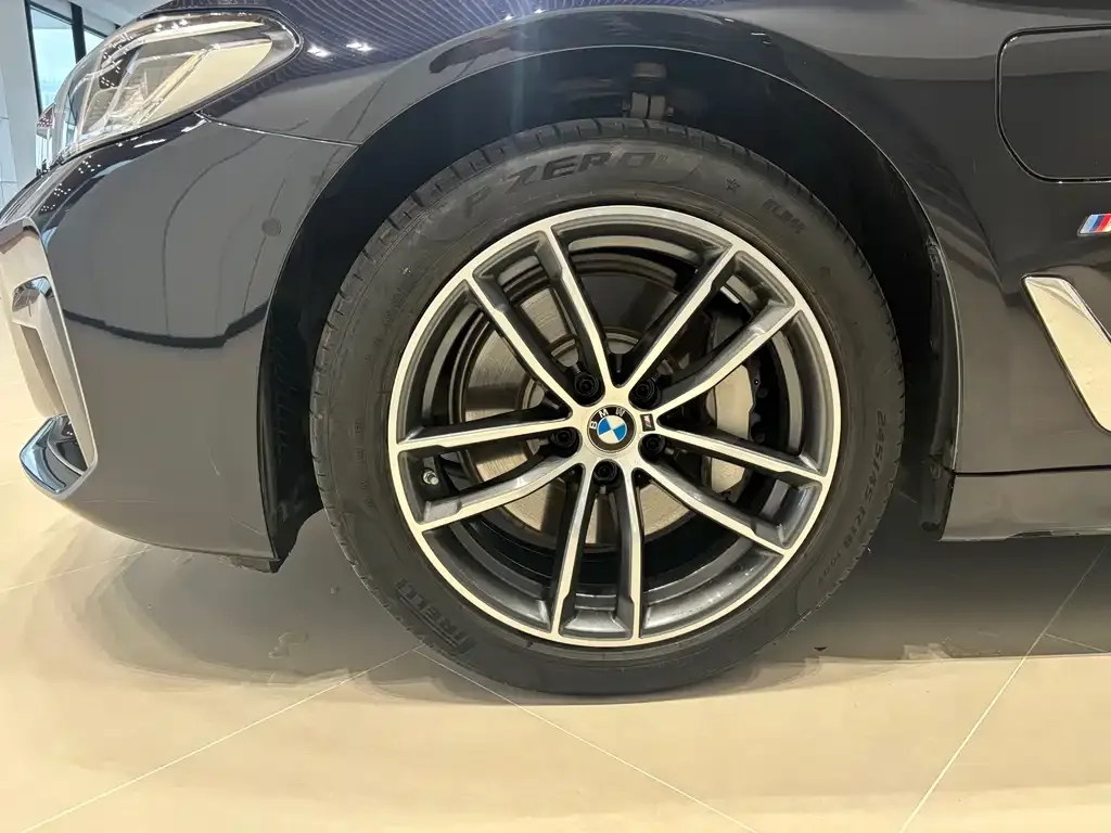 BMW 5 Series New Energy — фото 6