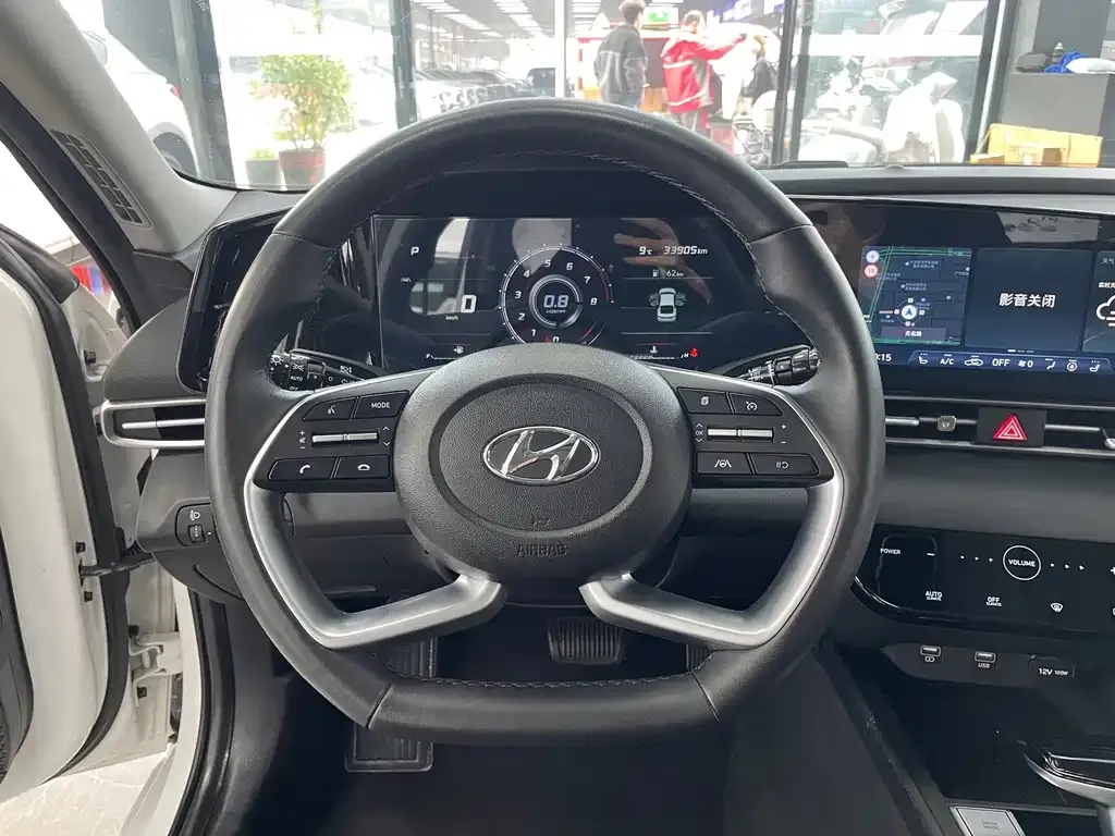 Hyundai Elantra — фото 6