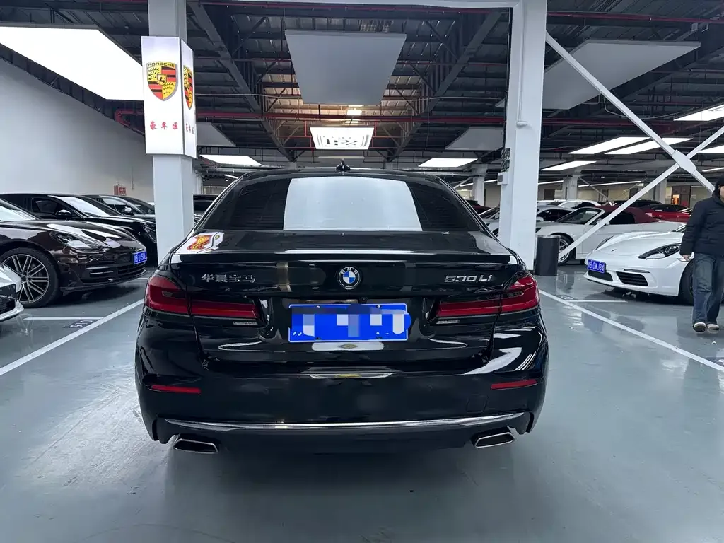 BMW 5 Series — фото 10