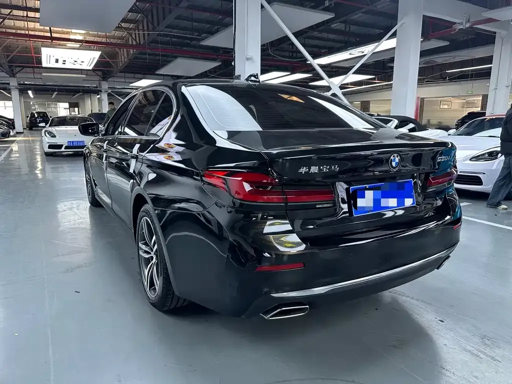 BMW 5 Series — фото 5