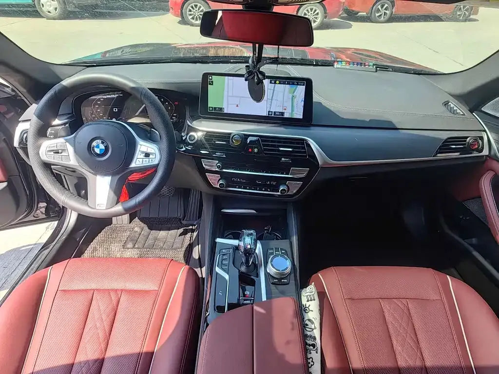 BMW 5 Series — фото 10
