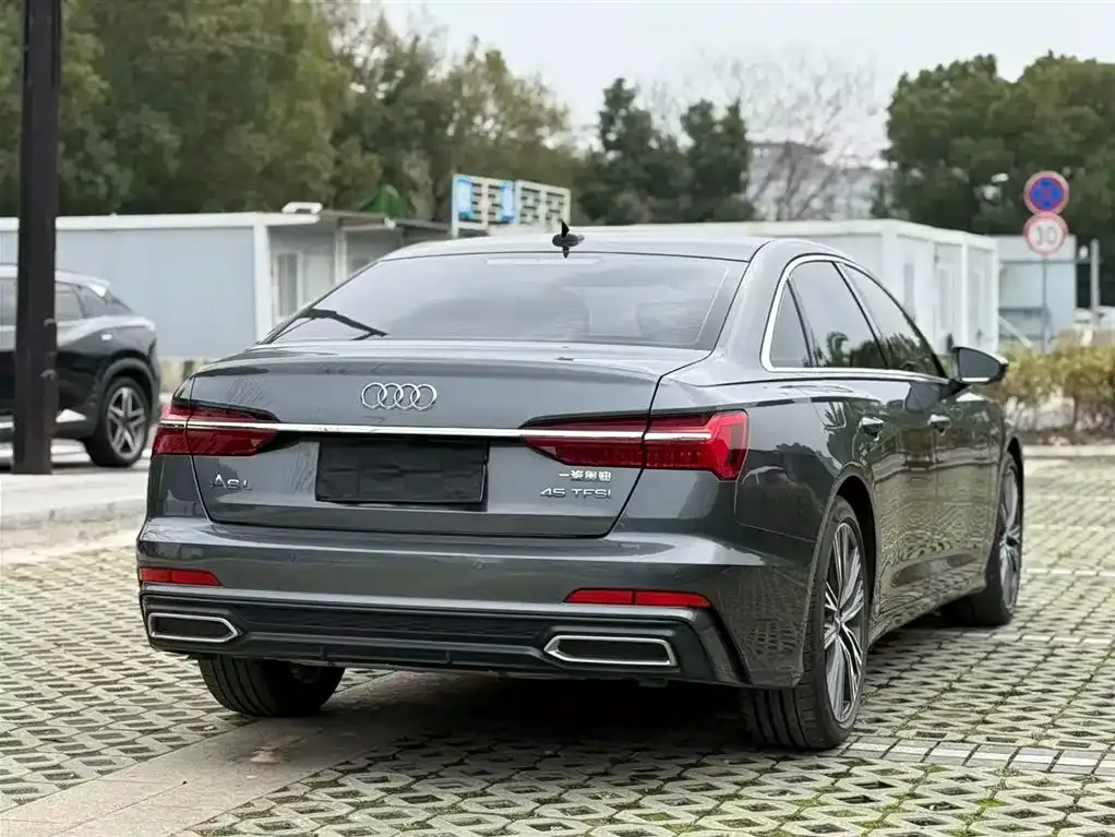 Audi A6L — фото 10