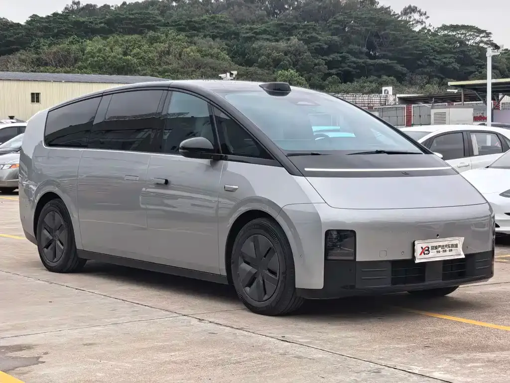 Li Auto MEGA — фото 2