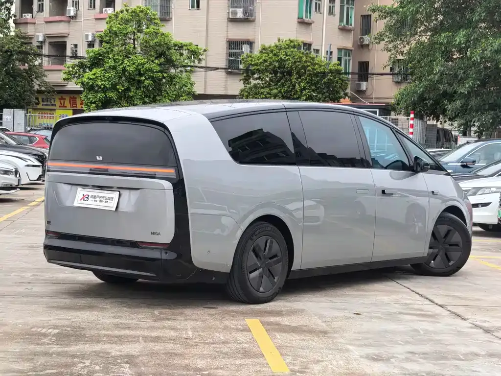 Li Auto MEGA — фото 7