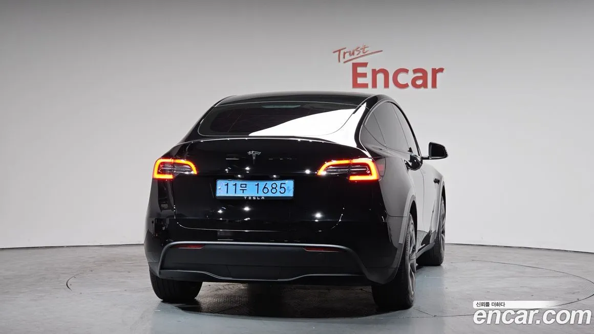 Tesla Model Y — фото 2