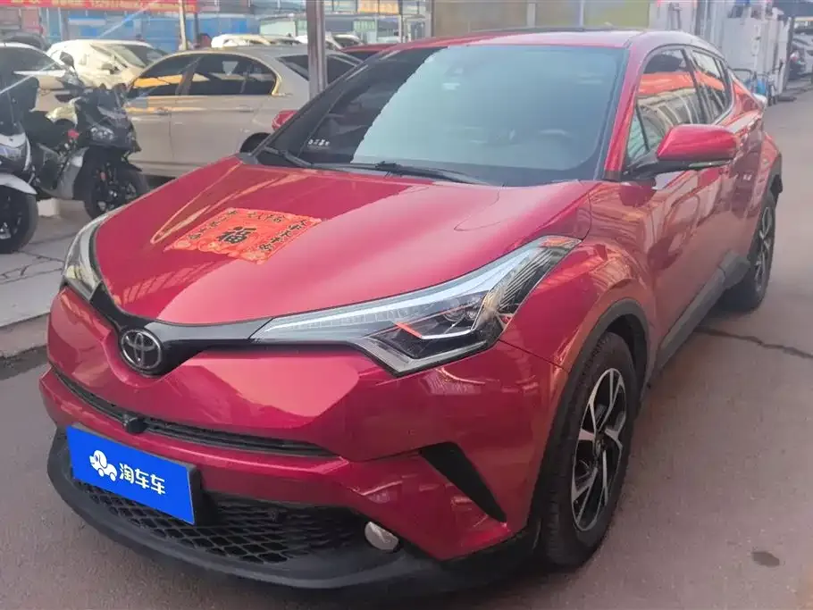 Toyota C-HR — фото 1