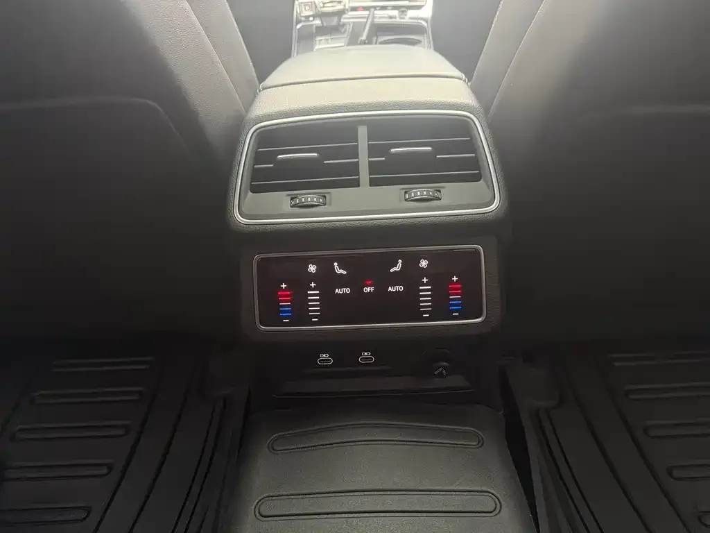 Audi A7L — фото 2