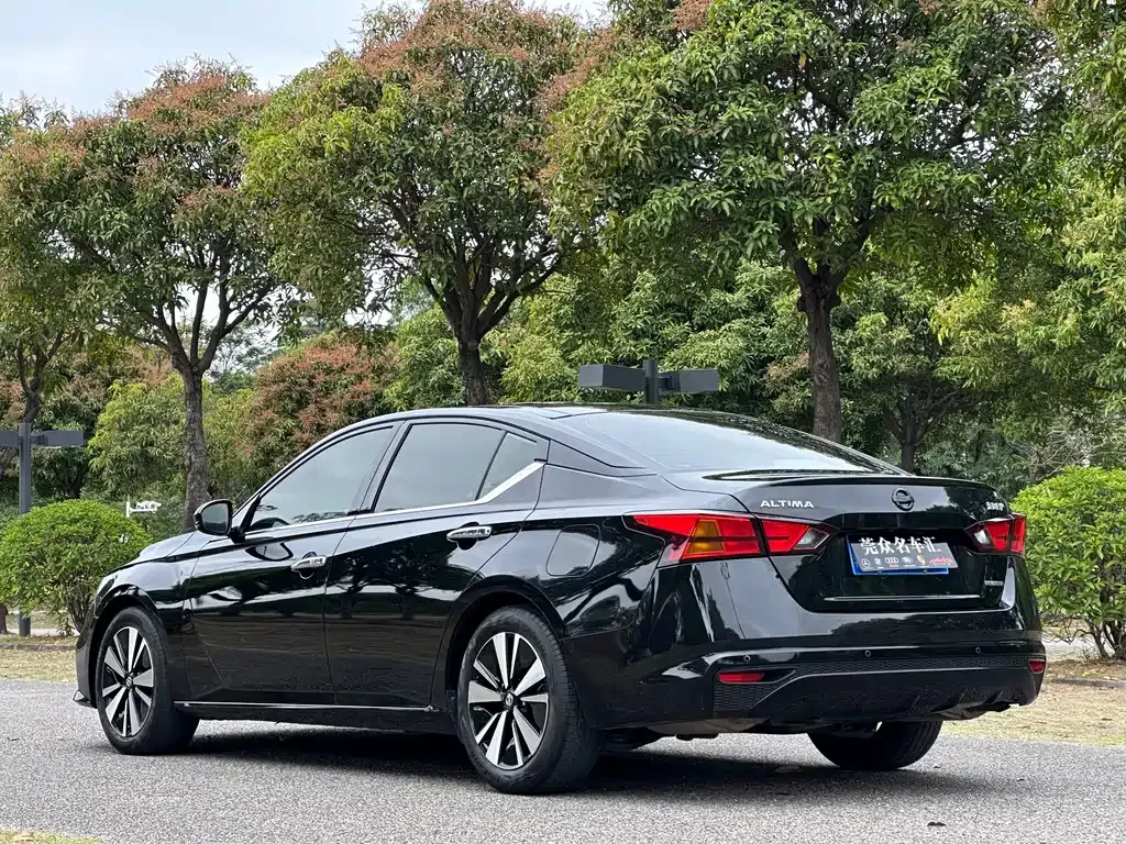 Nissan Teana — фото 10