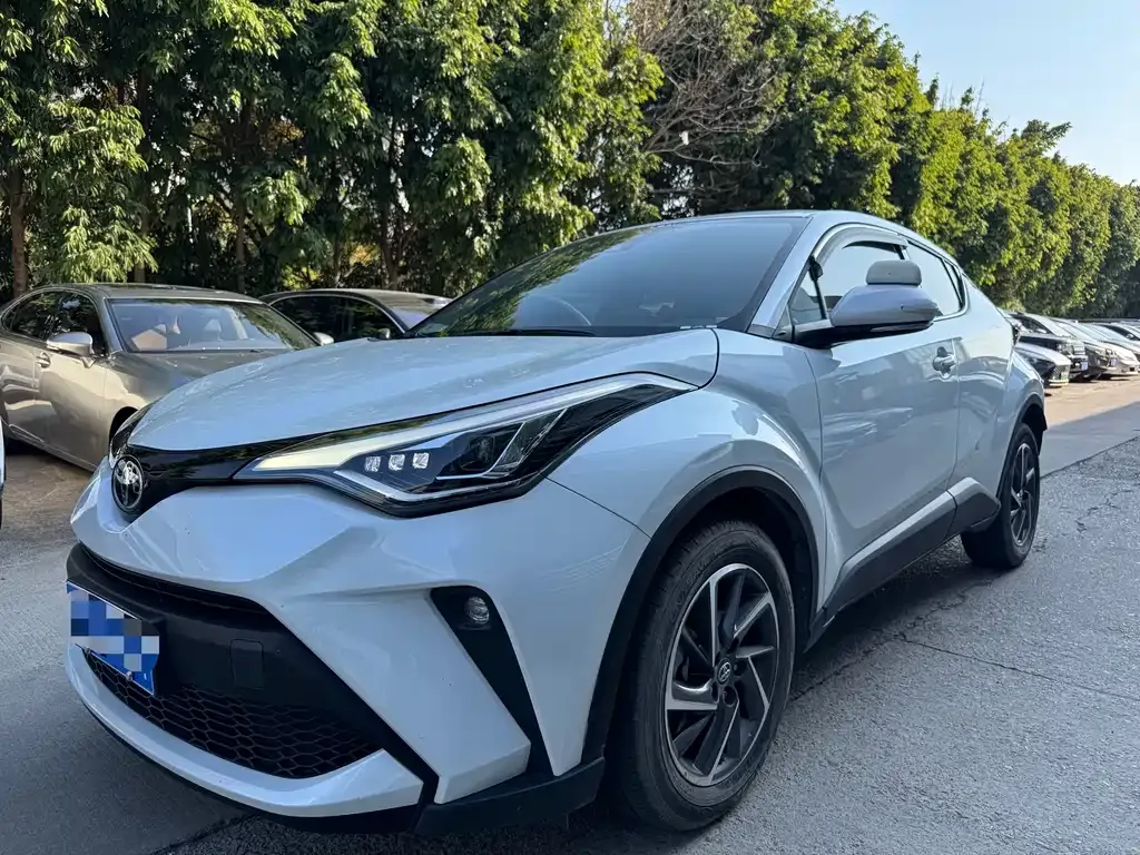Toyota C-HR — фото 1