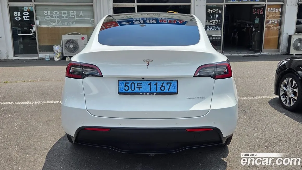 Tesla Model Y — фото 9