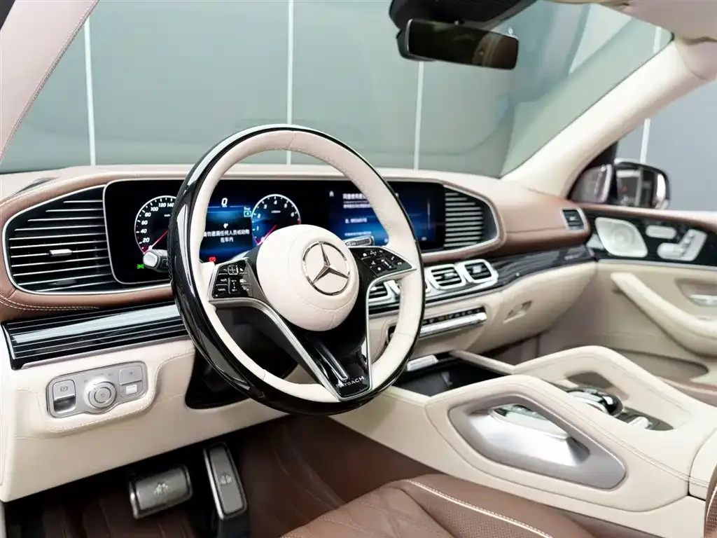 Mercedes-Benz GLS — фото 8