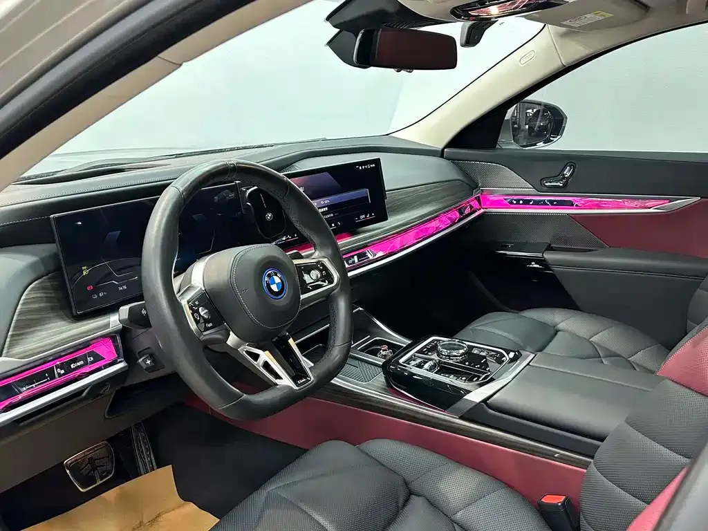 BMW i7 — фото 9