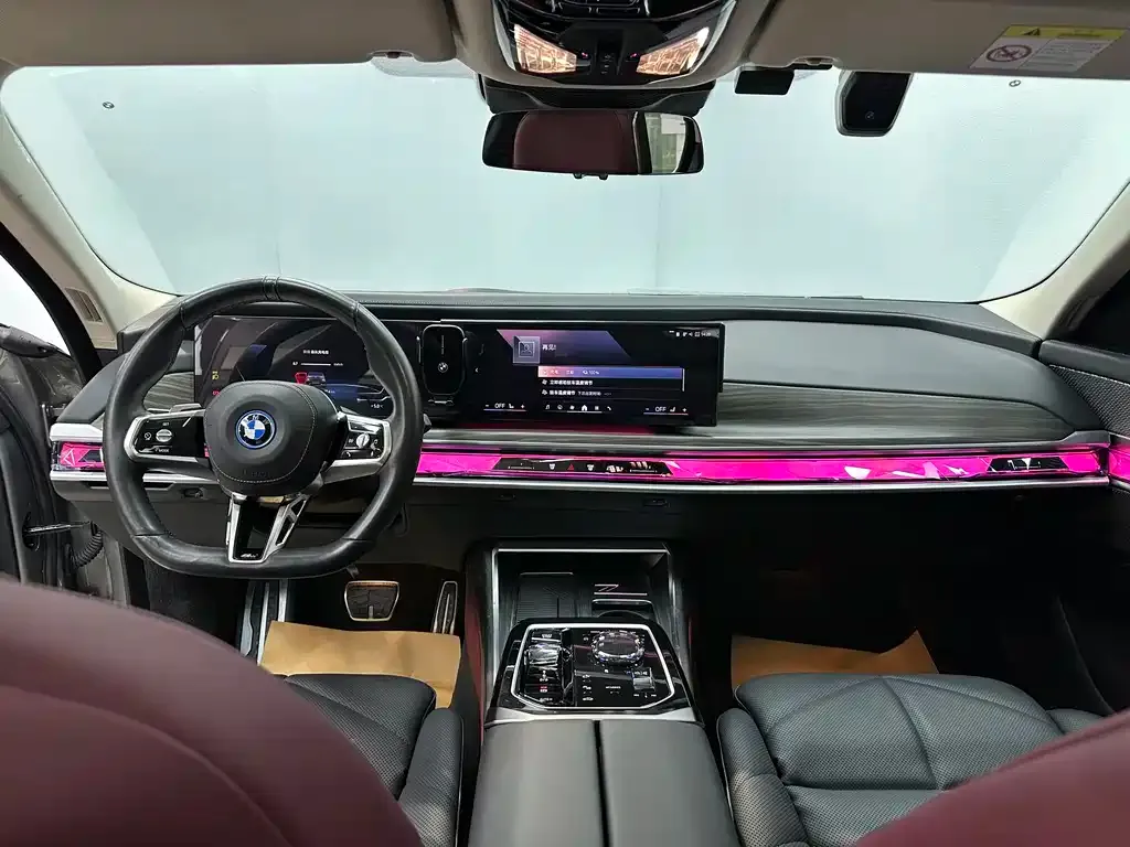 BMW i7 — фото 7