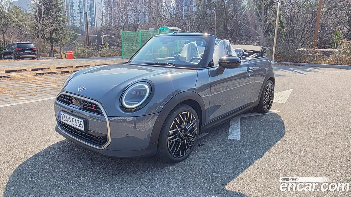 Mini Cooper Convertible — фото 1