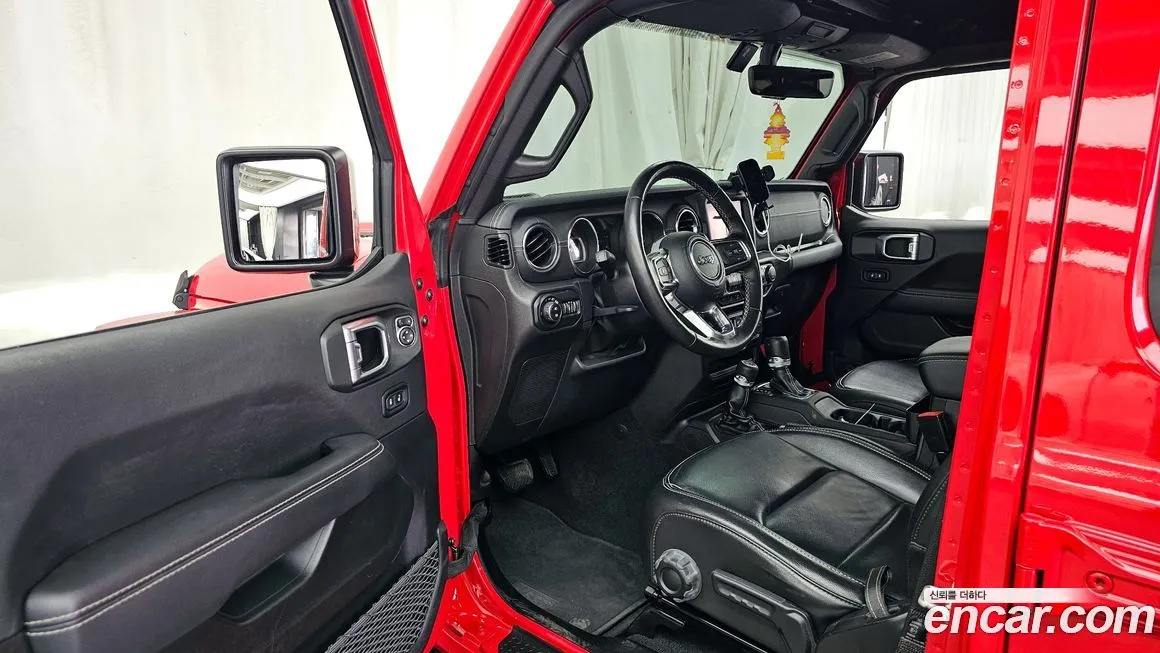 Jeep Wrangler — фото 7