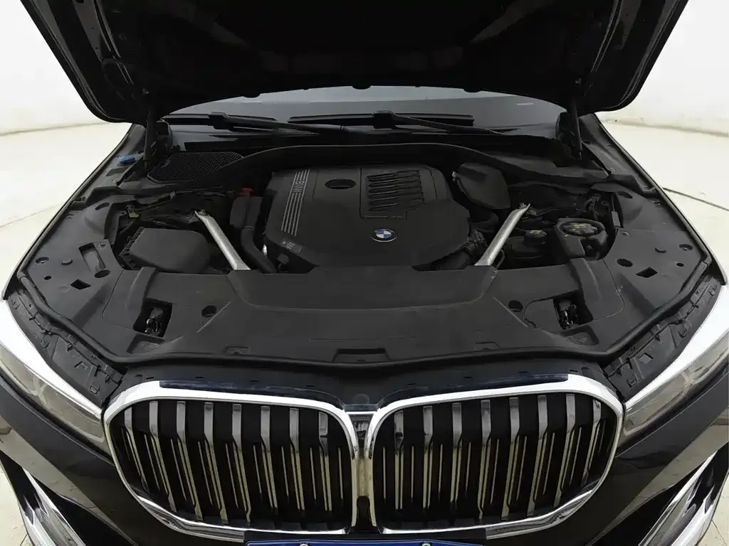 BMW 7 Series — фото 9