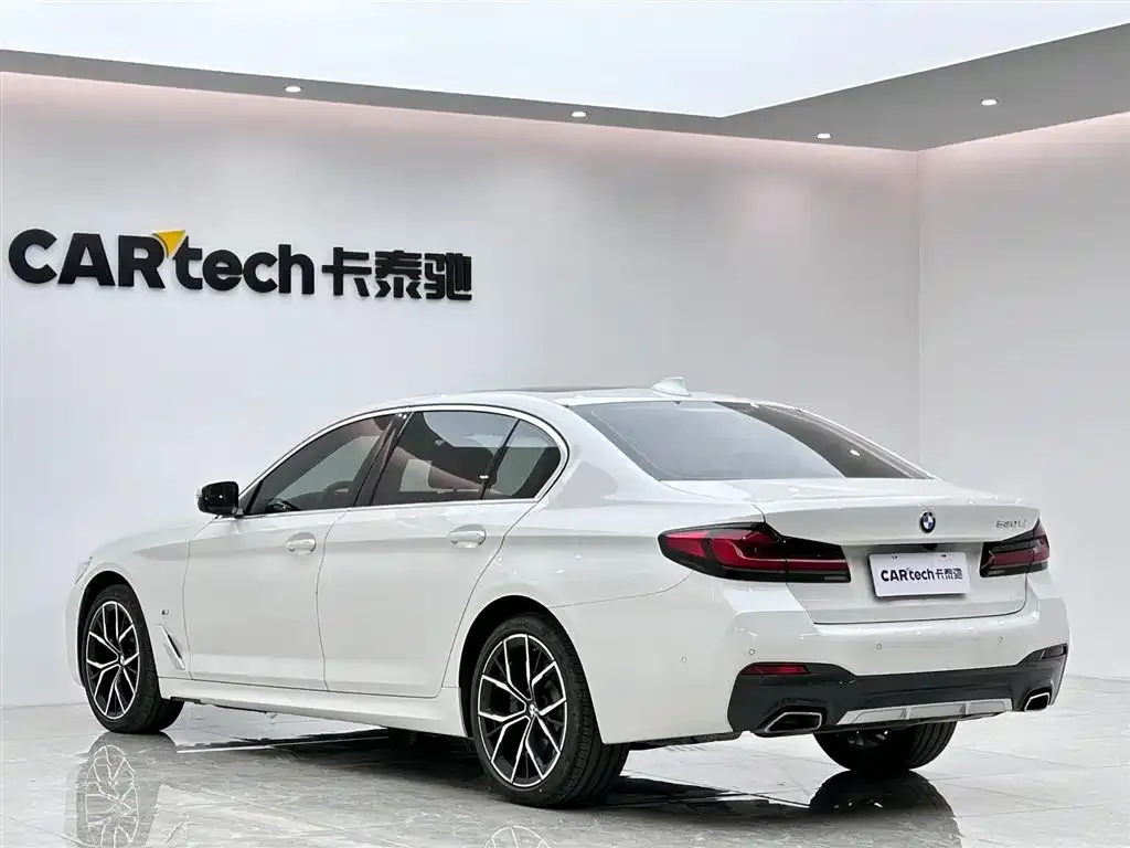 BMW 5 Series — фото 8