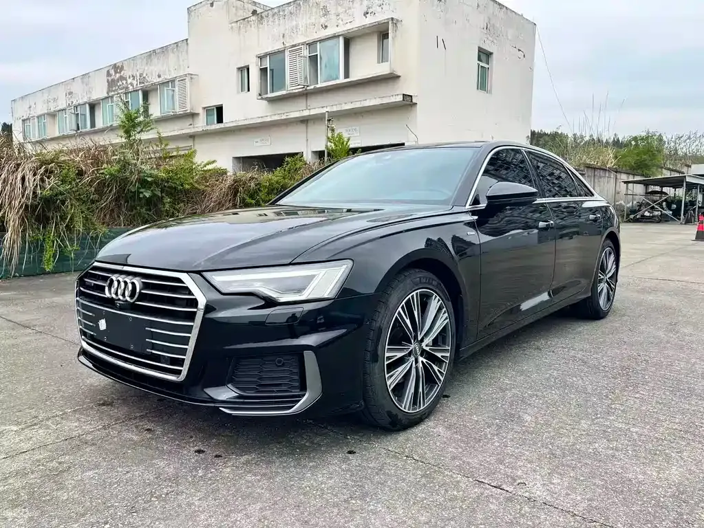 Audi A6L — фото 1