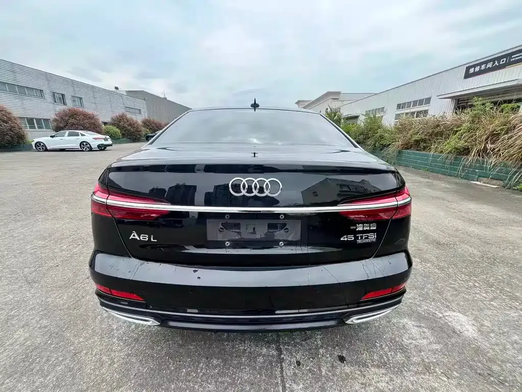 Audi A6L — фото 2