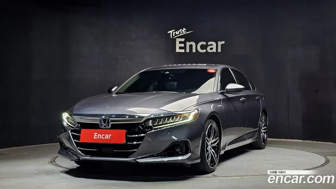 Honda Accord — фото 1