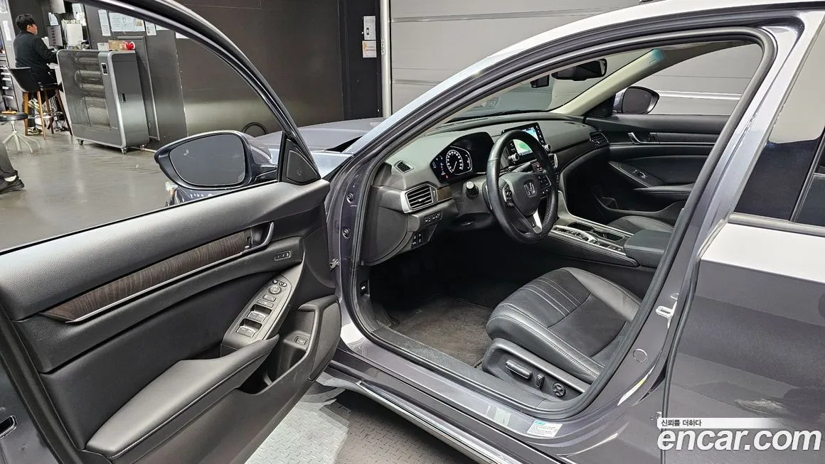 Honda Accord — фото 10